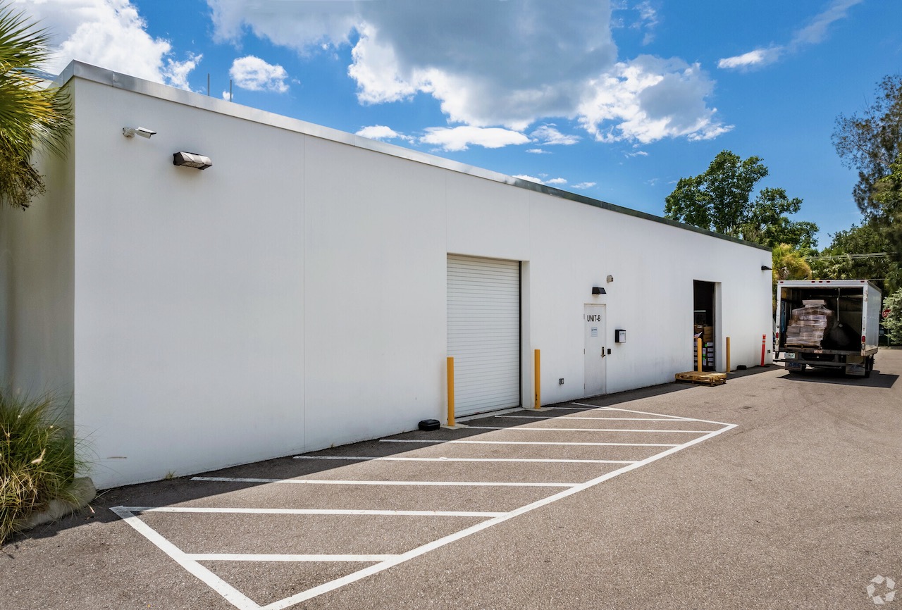 1060 Goodrich Ave - Image 4